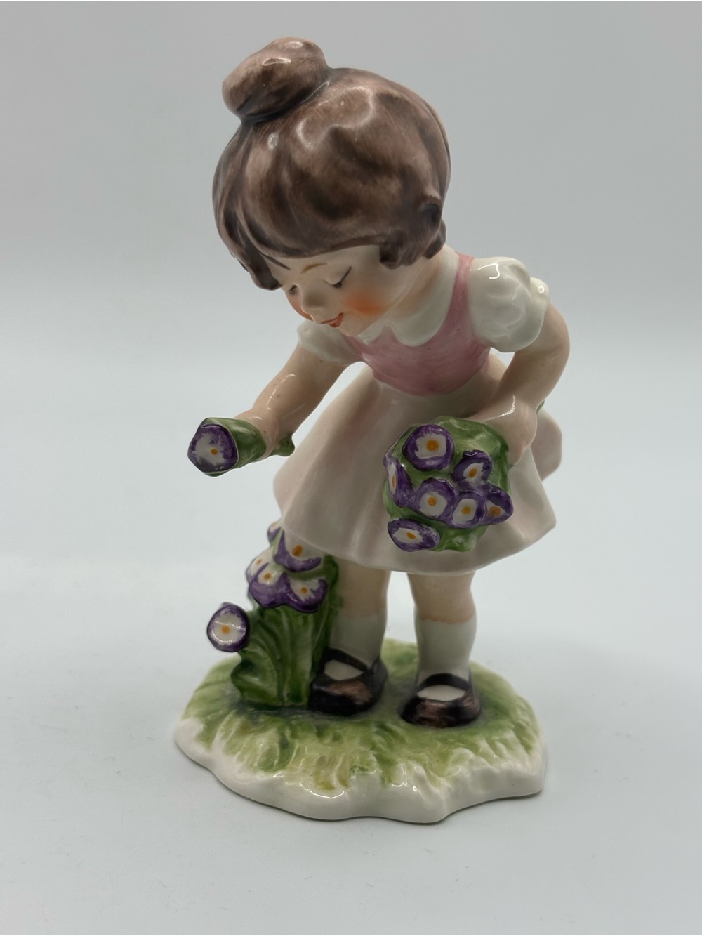VTG 1978 Goebel W. Germany Lore Girl Picking Flowers Figurine 4.25” Signed